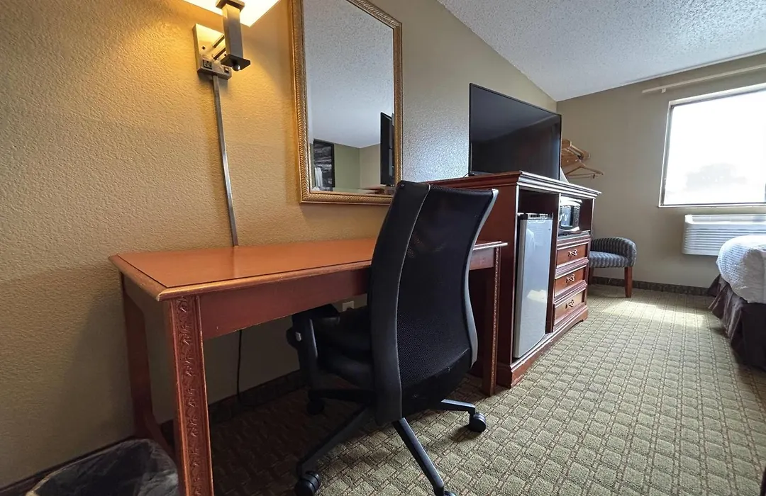 Super 8 By Wyndham Pontiac-1
